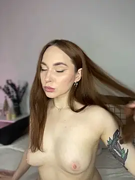 Snapshot of AlexaSpark_ chatting on 12-19-25, 11:06 AlexaSpark online show from 12-19-25, 11:06