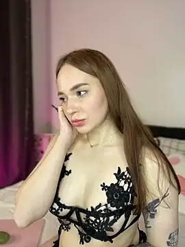 Snapshot of AlexaSpark_ chatting on 12-19-25, 11:12 AlexaSpark online show from 12-19-25, 11:12