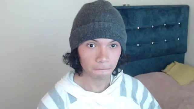 Snapshot of Xoxo_Smiles chatting on 09-15-25, 08:31 Xoxo Smiles online show from 09-15-25, 08:31