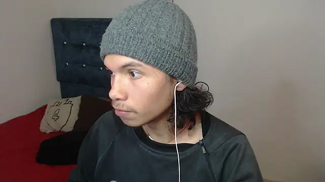 Snapshot of Xoxo_Smiles chatting on 11-10-25, 05:56 Xoxo Smiles online show from 11-10-25, 05:56