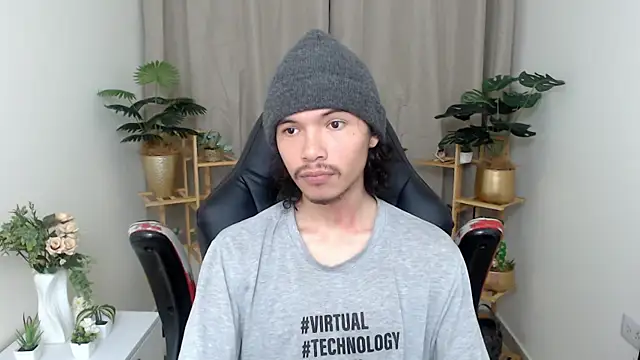 Snapshot of Xoxo_Smiles chatting on 12-22-25, 03:20 Xoxo Smiles online show from 12-22-25, 03:20