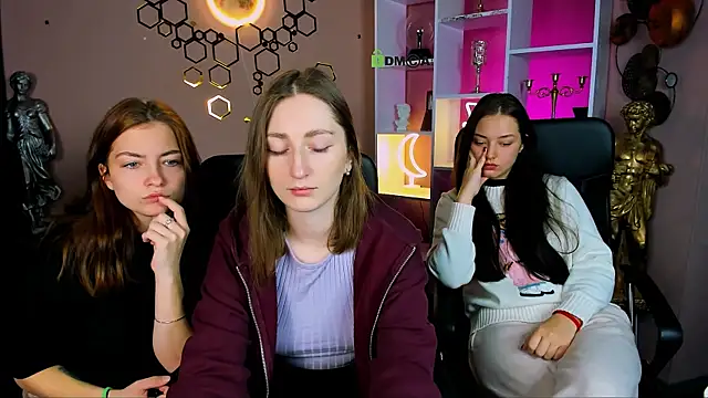 Snapshot of eva_smiith_ chatting on 12-22-25, 07:05 eva smiith online show from 12-22-25, 07:05