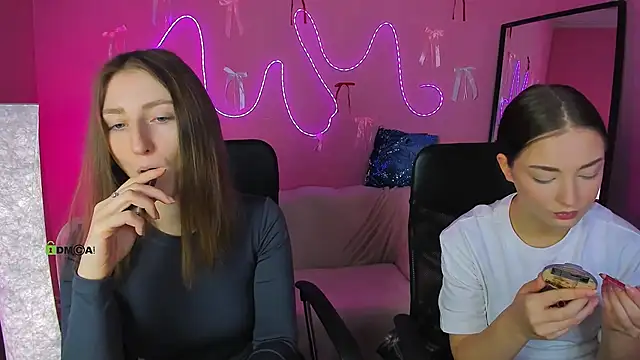 Snapshot of eva_smiith_ chatting on 03-10-26, 06:51 eva smiith online show from 03-10-26, 06:51