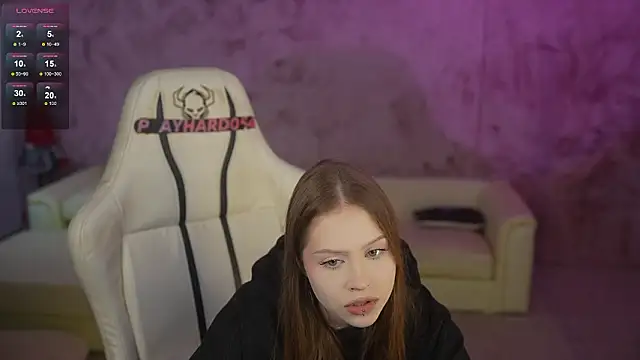 Esmie Smile online show from 04-01-26, 01:39