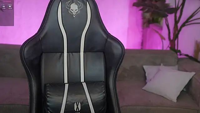 Esmie Smile online show from 04-28-26, 01:48