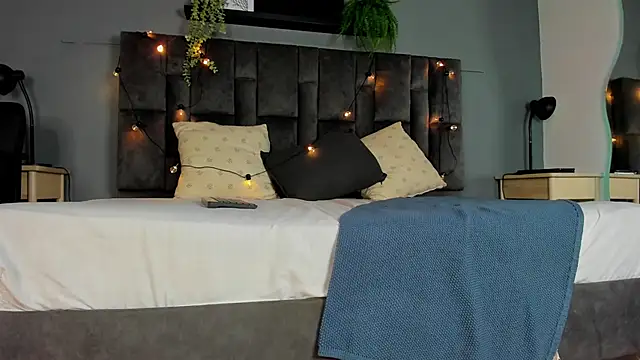 RiriiBrunette   online show from 04-09-26, 07:52