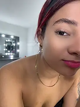 amber sparkle online show from 07-17-26, 12:45