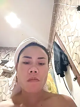 Snapshot of sexhot_22 chatting on 03-24-26, 10:42 sexhot 22 online show from 03-24-26, 10:42