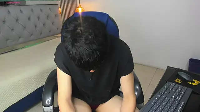 SamBlack  online show from 06-19-26, 01:37