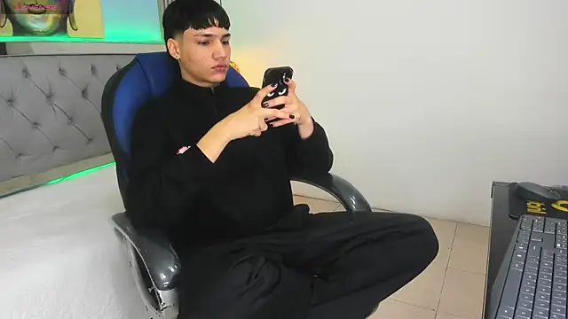 SamBlack  online show from 06-24-26, 02:27