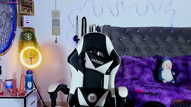 Katherine Rose online show from 11-11-25, 11:05