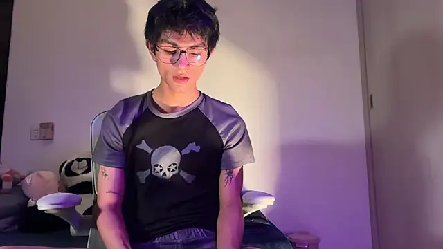 Snapshot of Angel_bunny2 chatting on 09-11-25, 01:17 Angel bunny2 online show from 09-11-25, 01:17