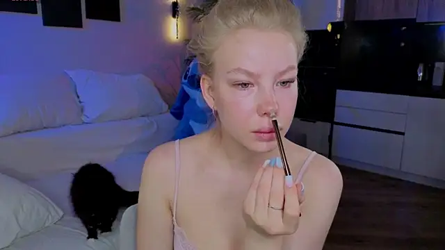 Snapshot of emilyshepar_d chatting on 05-13-26, 01:36 emilyshepar d online show from 05-13-26, 01:36