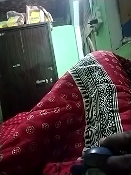 RAYI Queen 4 online show from 10-28-25, 04:42