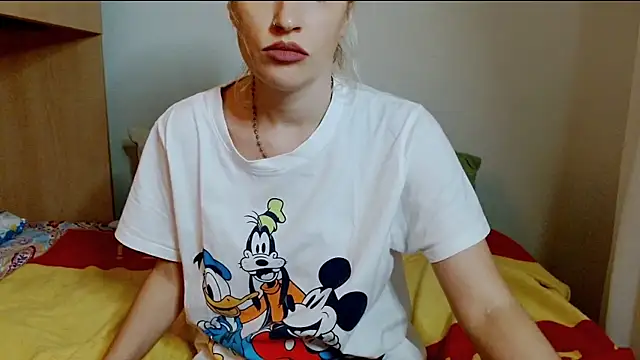 Snapshot of SatinQueen90 chatting on 11-25-25, 08:14 SatinQueen90 online show from 11-25-25, 08:14