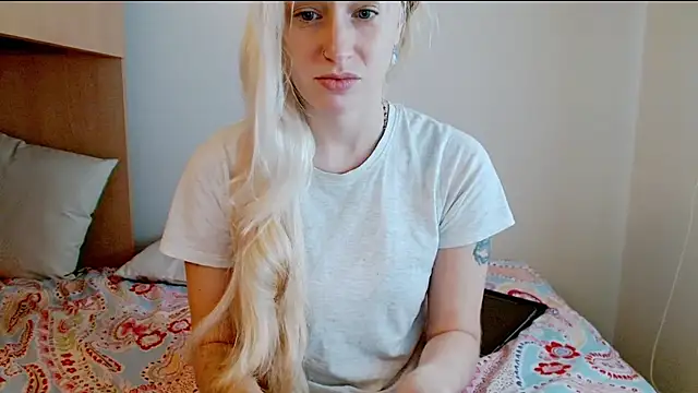 Snapshot of SatinQueen90 chatting on 12-02-25, 09:14 SatinQueen90 online show from 12-02-25, 09:14