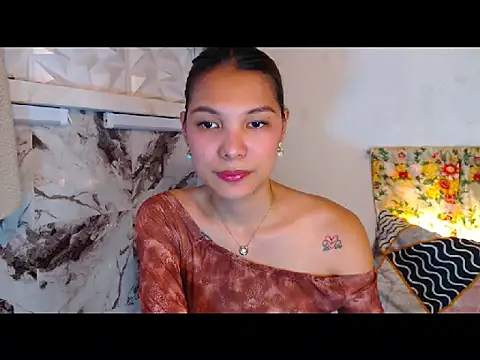 Snapshot of Mhinna chatting on 04-12-26, 05:01 Mhinna online show from 04-12-26, 05:01