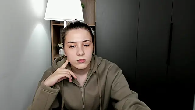 QueenieGitt online show from 03-14-26, 05:24