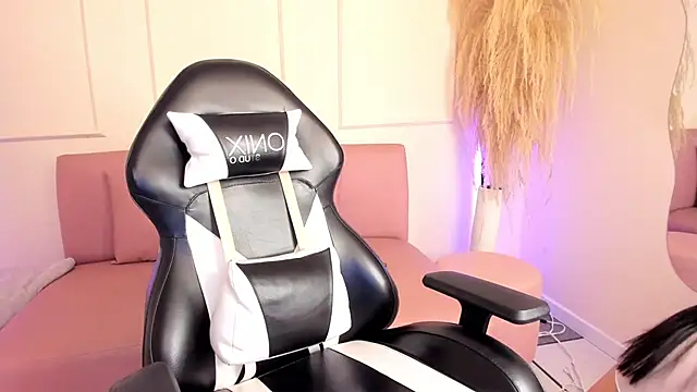 Lilily lv online show from 09-16-25, 12:17