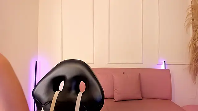 Snapshot of Lilily_lv chatting on 12-18-25, 12:22 Lilily lv online show from 12-18-25, 12:22