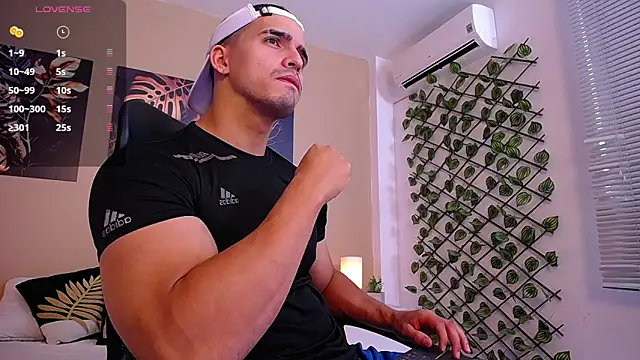 Snapshot of ChristopherBlack_ chatting on 01-06-26, 01:15 ChristopherBlack online show from 01-06-26, 01:15