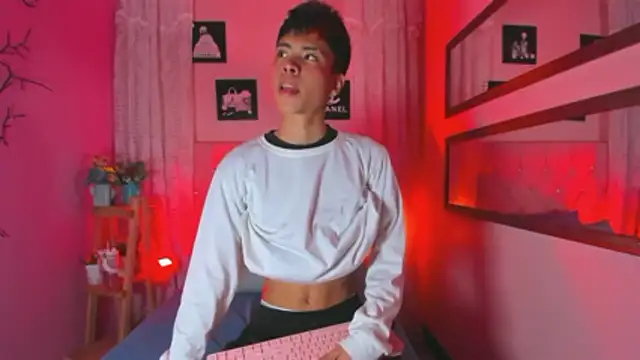 MaxiWildd online show from 11-22-25, 01:10