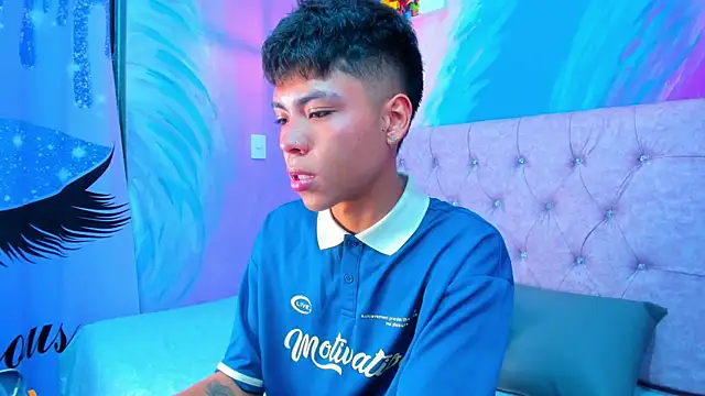MaxiWildd online show from 05-22-26, 01:06