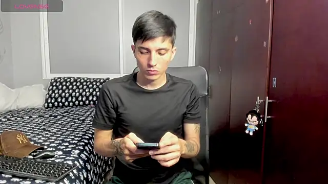 Snapshot of Noxx_starkK chatting on 11-16-25, 11:43 Noxx starkK online show from 11-16-25, 11:43