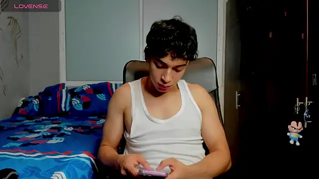 Snapshot of Noxx_starkK chatting on 12-19-25, 02:07 Noxx starkK online show from 12-19-25, 02:07