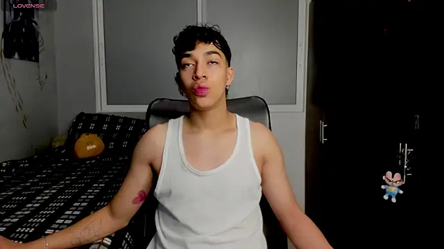 Snapshot of Noxx_starkK chatting on 02-01-26, 12:53 Noxx starkK online show from 02-01-26, 12:53