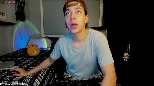 Snapshot of Noxx_starkK chatting on 03-08-26, 10:24 Noxx starkK online show from 03-08-26, 10:24