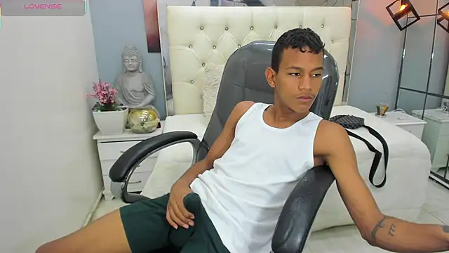 Snapshot of Rory_castro chatting on 09-21-25, 11:28 Rory castro online show from 09-21-25, 11:28