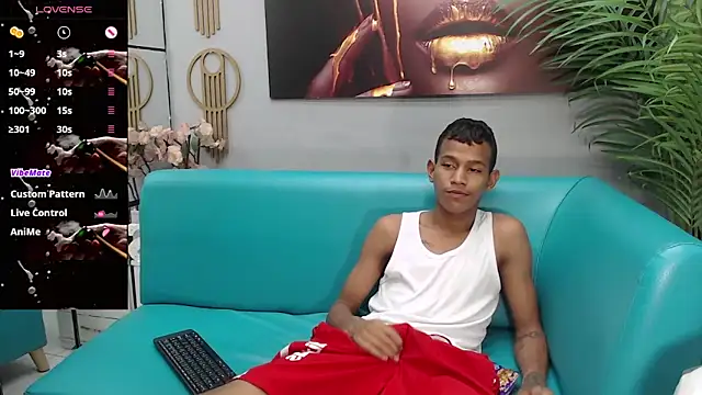 Snapshot of Rory_castro chatting on 09-23-25, 10:57 Rory castro online show from 09-23-25, 10:57