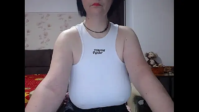 Snapshot of Mary_x chatting on 05-20-26, 03:24 Mary x online show from 05-20-26, 03:24