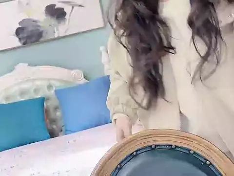 Snapshot of sarah111 chatting on 11-28-25, 03:31 sarah111 online show from 11-28-25, 03:31