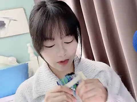 Snapshot of sarah111 chatting on 11-30-25, 03:32 sarah111 online show from 11-30-25, 03:32