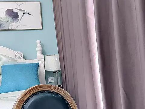 Snapshot of sarah111 chatting on 12-19-25, 03:13 sarah111 online show from 12-19-25, 03:13