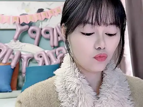 Snapshot of sarah111 chatting on 01-09-26, 04:04 sarah111 online show from 01-09-26, 04:04