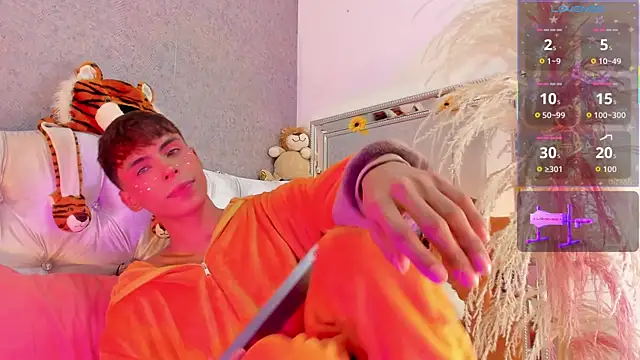 Snapshot of PrincePoppy chatting on 09-08-25, 08:30 PrincePoppy online show from 09-08-25, 08:30