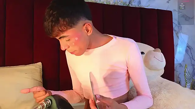 Snapshot of PrincePoppy chatting on 11-07-25, 09:15 PrincePoppy online show from 11-07-25, 09:15