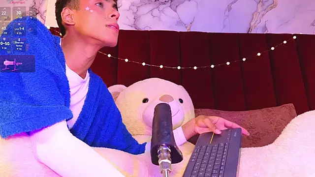 Snapshot of PrincePoppy chatting on 11-21-25, 08:40 PrincePoppy online show from 11-21-25, 08:40