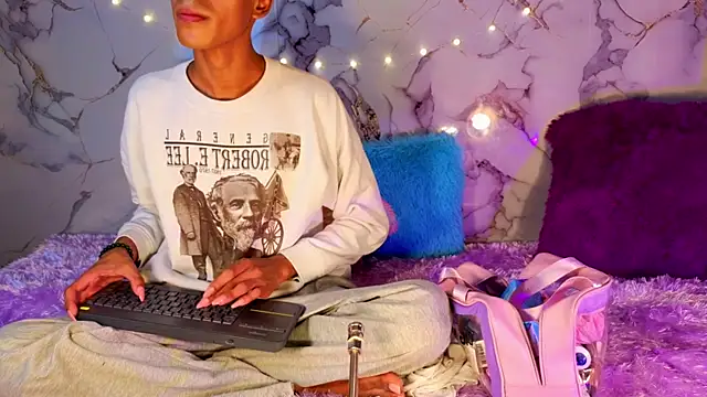 Snapshot of PrincePoppy chatting on 01-07-26, 09:06 PrincePoppy online show from 01-07-26, 09:06