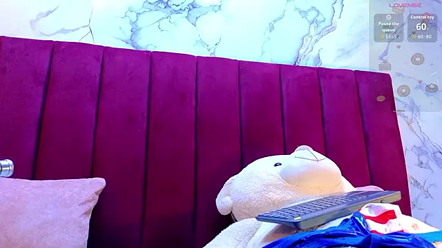 Snapshot of PrincePoppy chatting on 02-06-26, 04:06 PrincePoppy online show from 02-06-26, 04:06