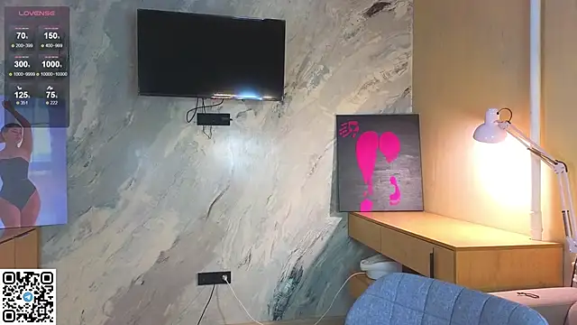 miss bubbles  online show from 10-30-25, 12:45