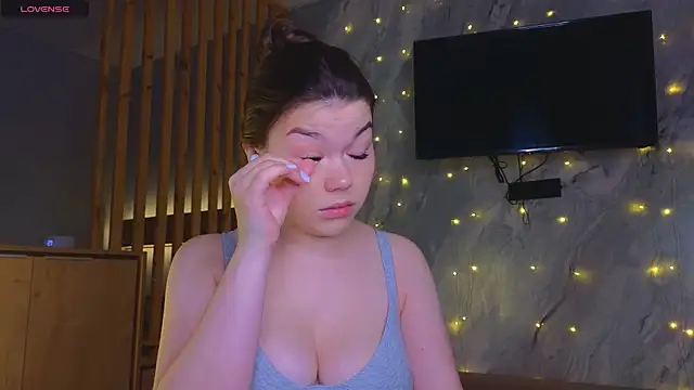 Snapshot of miss_bubbles_ chatting on 05-16-26, 12:15 miss bubbles online show from 05-16-26, 12:15