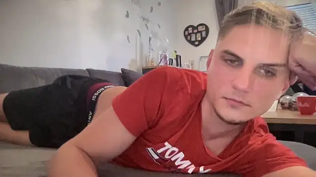 Snapshot of Sweetbooy90 chatting on 10-11-25, 01:09 Sweetbooy90 online show from 10-11-25, 01:09