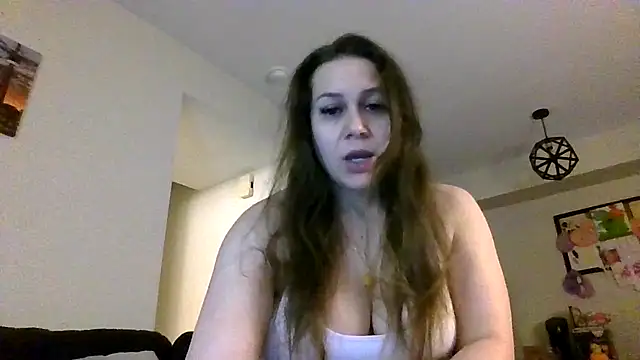 Snapshot of thedevinemama chatting on 03-12-26, 01:34 thedevinemama online show from 03-12-26, 01:34