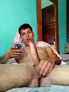 Snapshot of frankitocam4 chatting on 03-13-26, 03:07 frankitocam4 online show from 03-13-26, 03:07