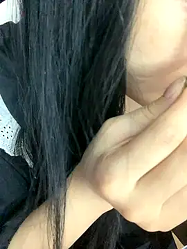 Snapshot of Linhtruong_ chatting on 09-15-25, 04:12 Linhtruong  online show from 09-15-25, 04:12