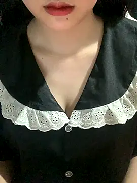 Snapshot of Linhtruong_ chatting on 10-20-25, 12:38 Linhtruong  online show from 10-20-25, 12:38